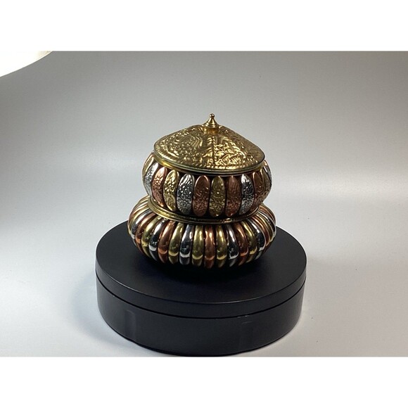 Tri-Color Metal Trinket Box Ash Tray 2-Piece - Picture 4 of 7